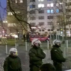 300 Antifaschisten blockieren Nazikundgebung